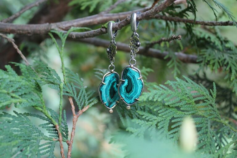 Tous les différents types de bijoux naturels et leurs propriétés